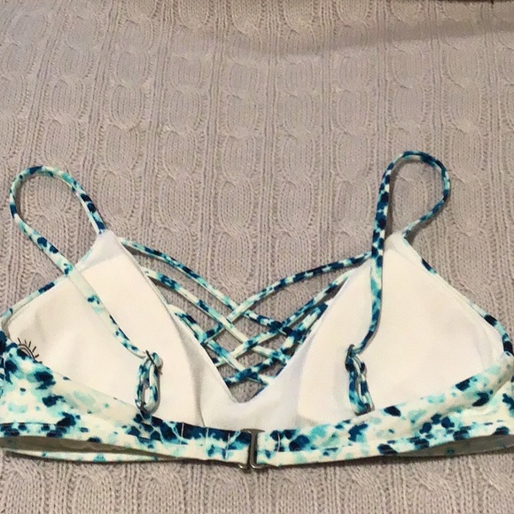 HOLLISTERBIKINI Top - Picture 3 of 4